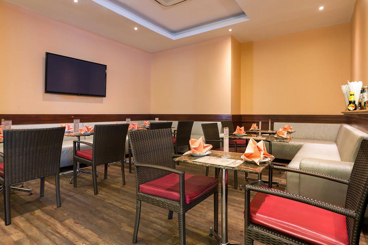 The Euro Grande Hotel Банкок Екстериор снимка