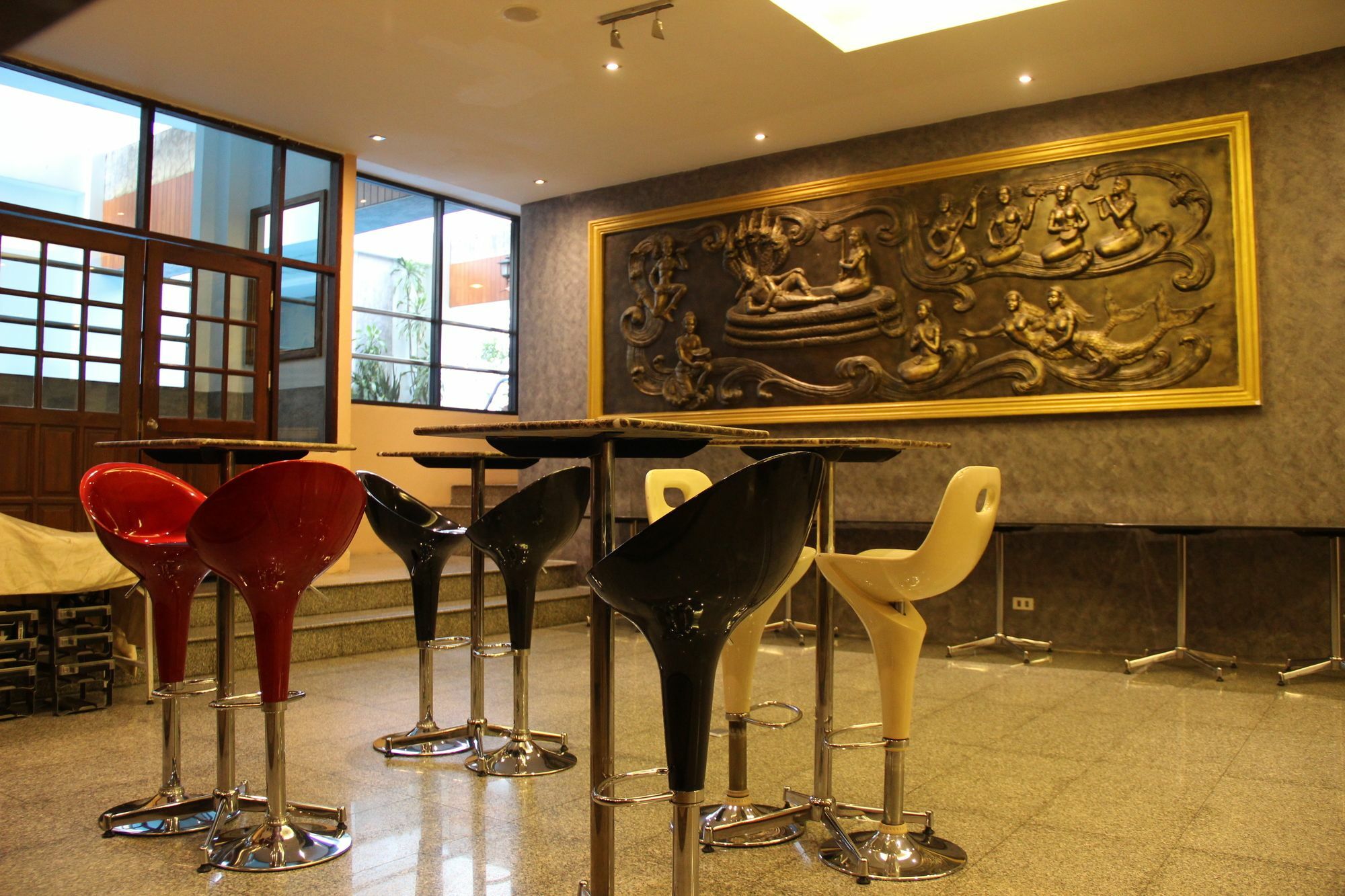The Euro Grande Hotel Банкок Екстериор снимка