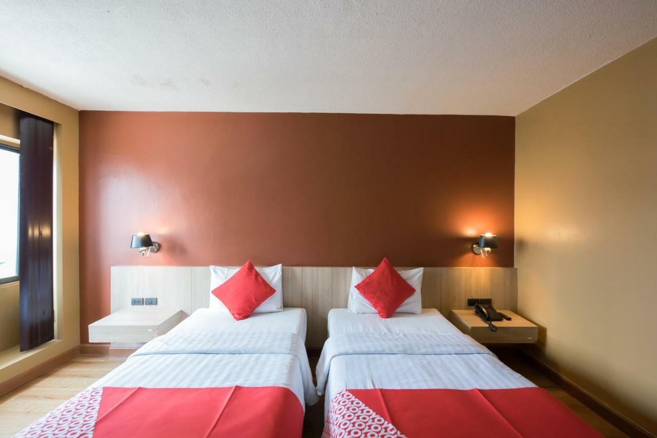 The Euro Grande Hotel Банкок Екстериор снимка