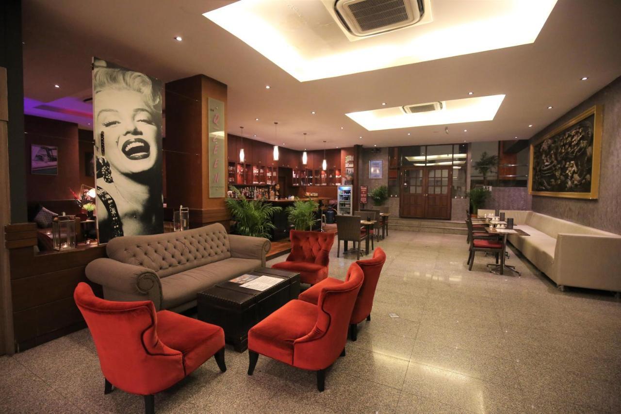 The Euro Grande Hotel Банкок Екстериор снимка