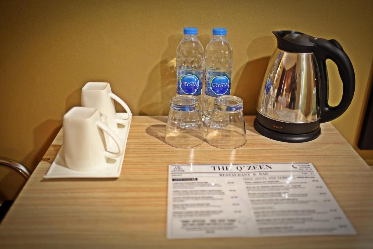 The Euro Grande Hotel Банкок Екстериор снимка